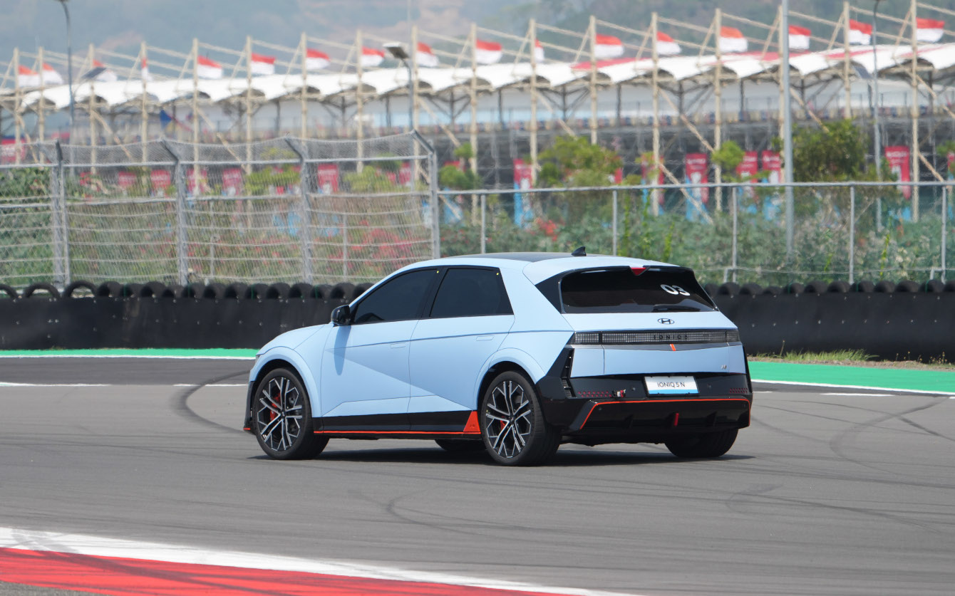 Kecekatan IONIQ 5 N melibas Sirkuit Mandalika