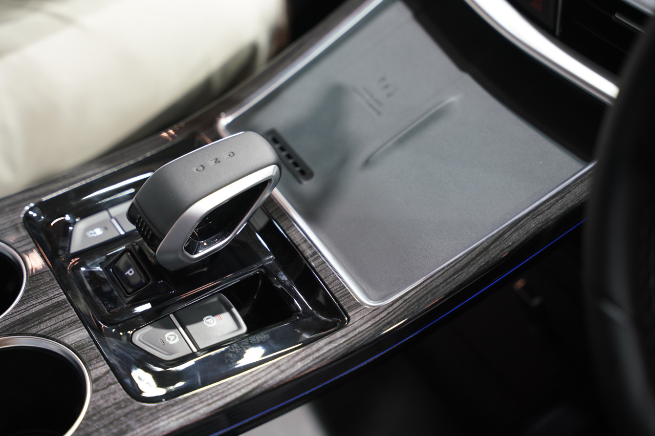 MPV Listrik Aletra L8 EV Meluncur, Siap Menantang BYD M6 Segini Harganya Kelengkapan kabin Aletra L8 EV