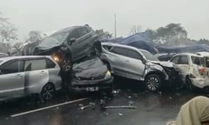 Lalai Saat Mengemudi Jadi Penyebab Kecelakaan di Tol Cipularang, Supir Truk Jadi Tersangka!