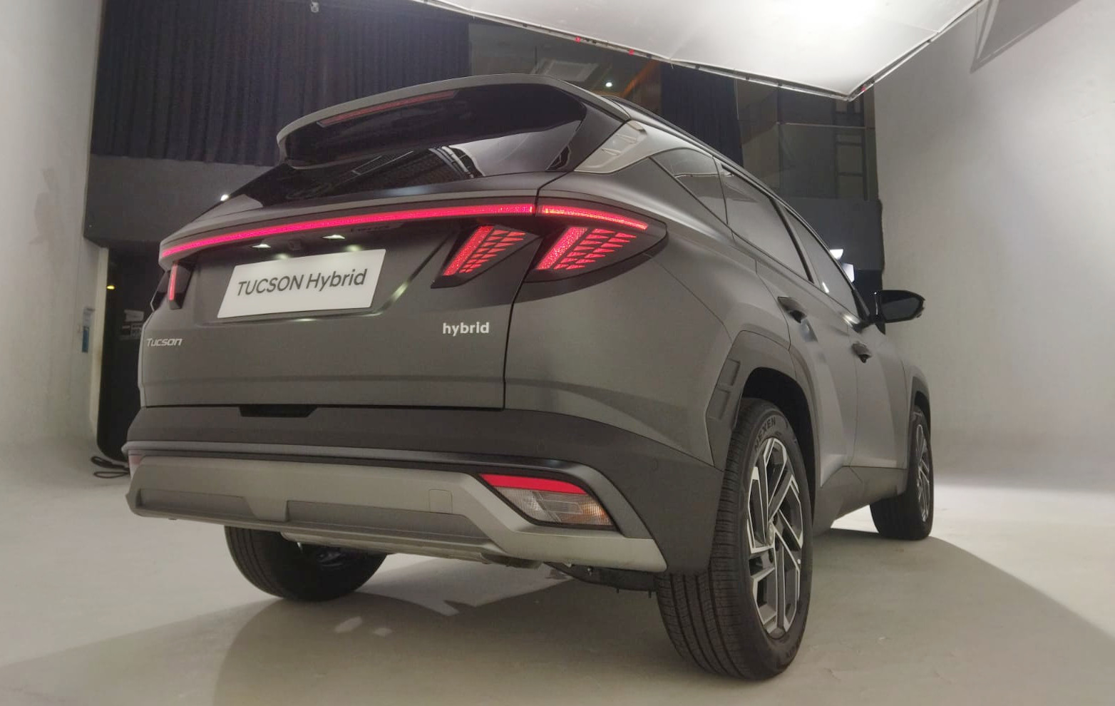 Harga Hyundai Tucson Baru Varian Hybrid Tembus Rp 740 Jutaan! Buritan Tucson baru