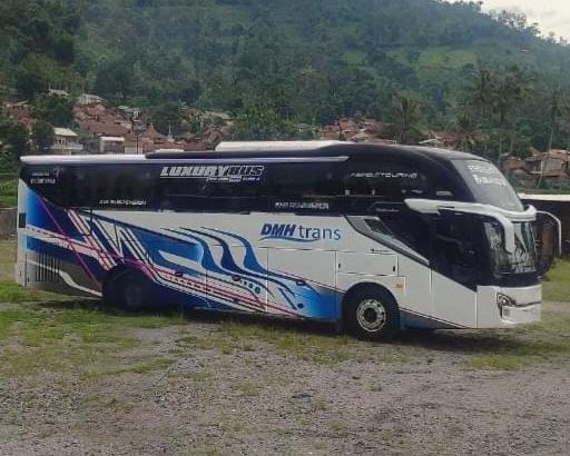 DMH Trans Grand Launching 5 unit armada terbaru menggunakan Hino Bus RM 280 ABS 7