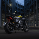 Ducati Diavel V4 Black Roadster Tampil Lebih Garang