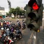 Awas, Denda Terobos Lampu Merah Rp 500 Ribu atau Kurungan 2 Tahun!