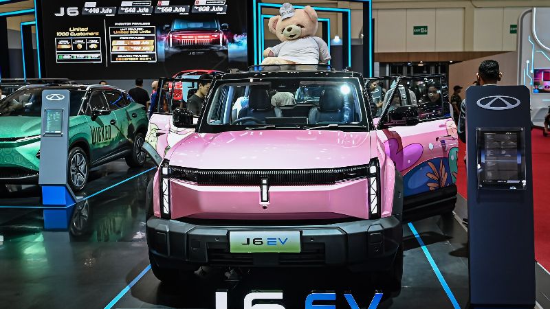 Perbandingan Penjualan BYD dan Chery di GJAW 2024, Siapa Lebih Menonjol? Chery J6
