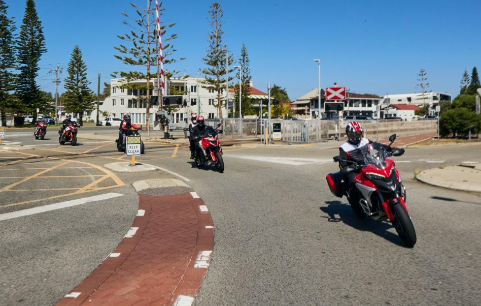 Rombongan terdiri dari 1 unit Multistrada V4 Pikes Peak dan 3 unit Multistrada V4 S, 1 unit Streetfighter V2 dan Streetfighter V4 S dengan gaya sporty, hingga 1 unit Diavel V4 dan XDiavel