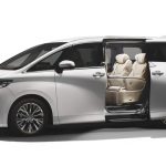 Perbedaan Toyota Alphard PHEV vs Alphard Hybrid, Meluncur di 2025! - Tuwaga