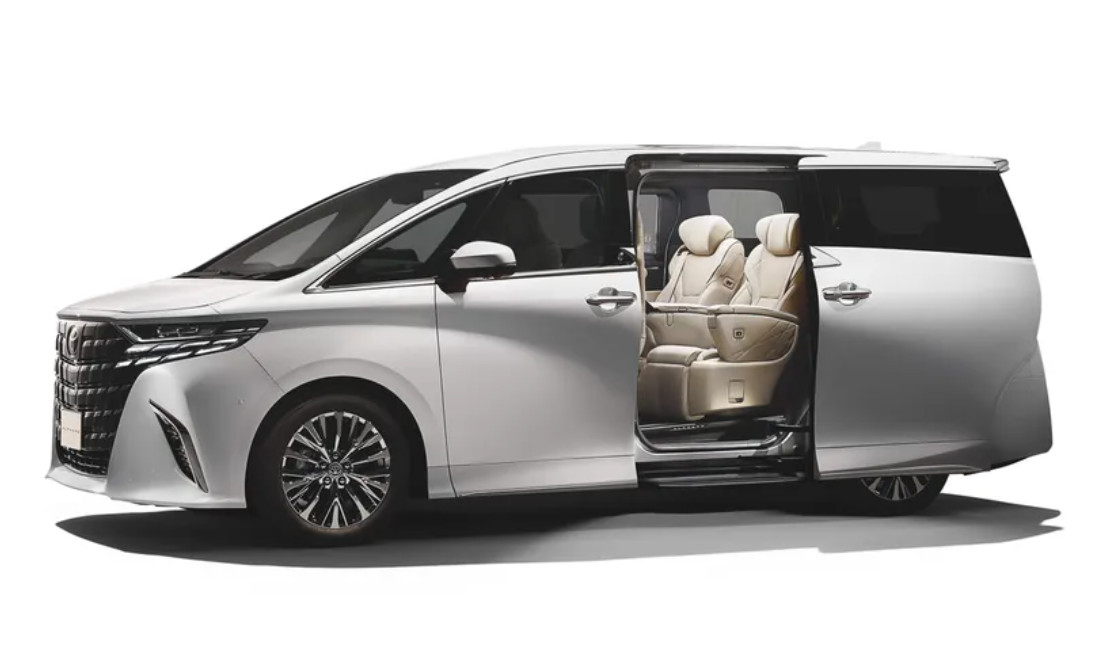 Perbedaan Toyota Alphard PHEV vs Alphard Hybrid, Meluncur di 2025!