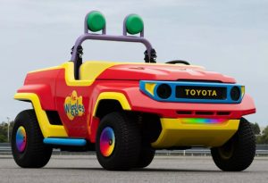 Toyota Big Red Ute jadi Mobil-mobilan Listrik ala Land Cruiser