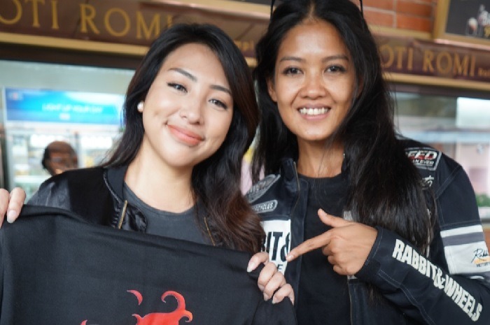 Warna Baru dari Komunitas Motor Wanita Girls on Fairing (GoF) di Indonesia Angel Lorenza ikut menyemarakkan riding Girls on Fairing