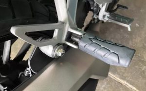 Biker Wajib Paham, Begini Cara Mengatasi Footstep Motor Los dan Kendor