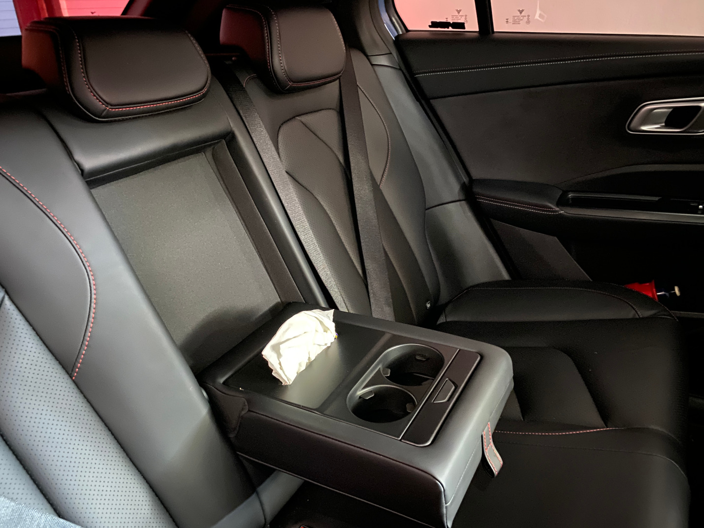 #MoLibur2024 : Dimanja Neta X Liburan Praktis dan Nyaman ke Purwokerto hingga Bandung cup holder belakang kotak tisue 1 1