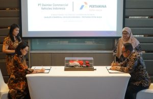 Pertamina Patra Niaga dan PT Daimler Commercial Vehicles Indonesia Jalin Kerja Sama