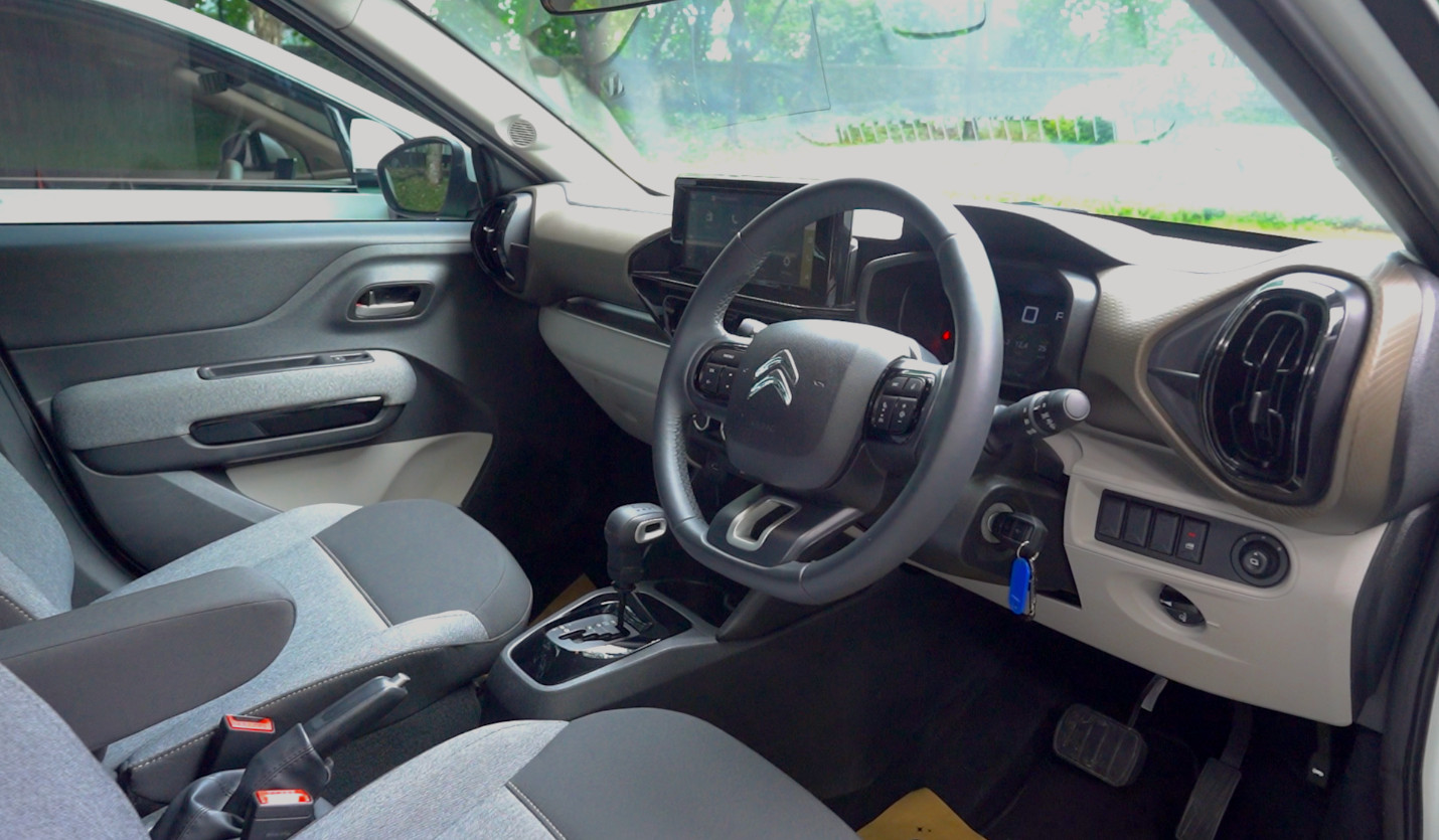 #MoLibur2024 : Citroen C3 Aircross Bikin Tambah Romantis Liburan ke Kota Hujan layout baris 1 aircross