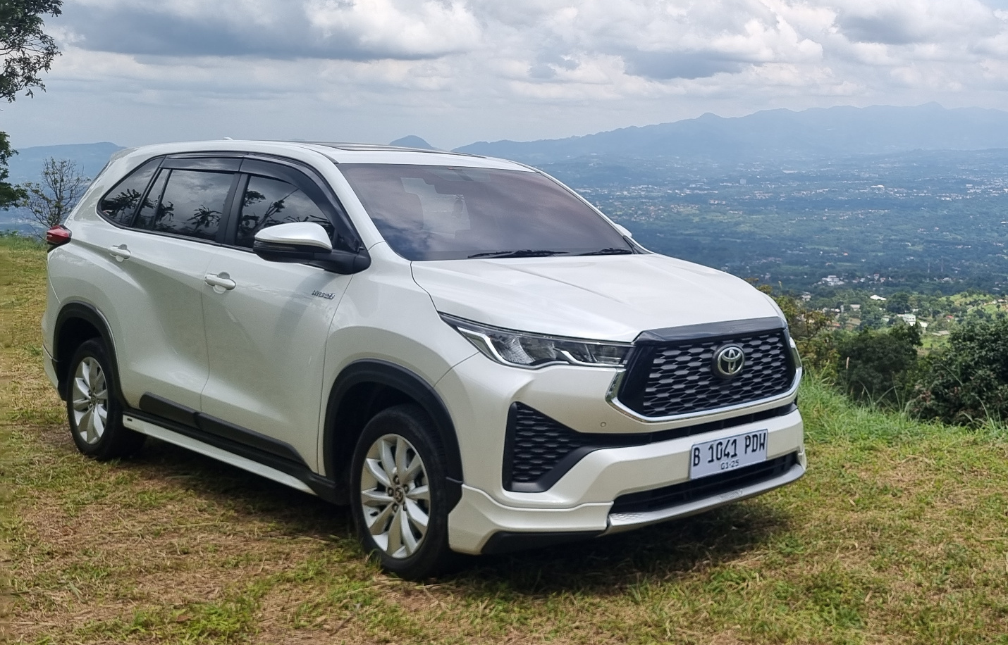 Toyota Kijang Innova Zenix Hybrid