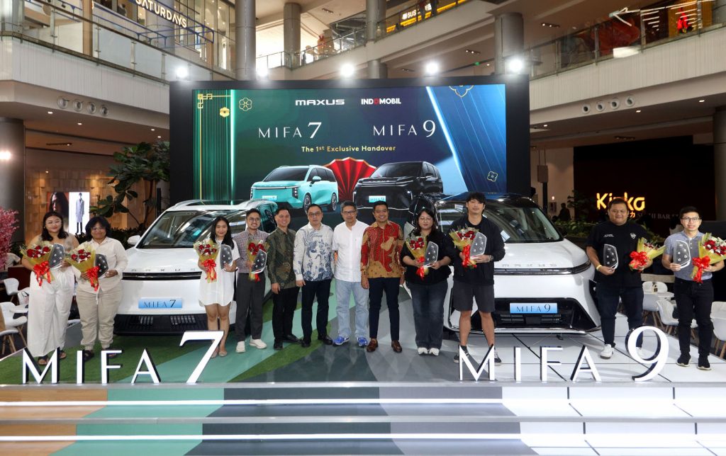 Maxus Menyerahkan Unit Pertama MIFA 7 dan MIFA 9