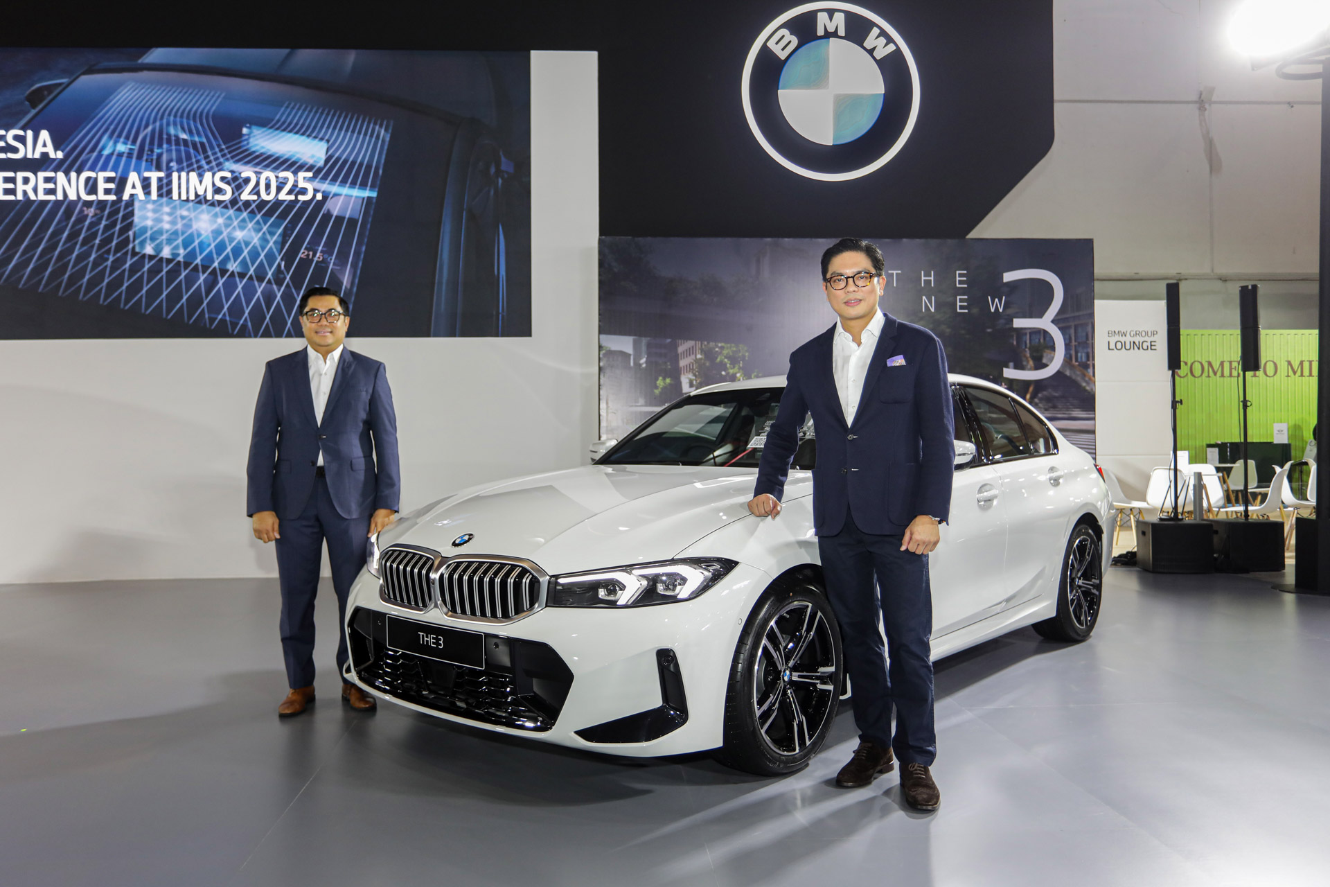 Spesifikasi dan Harga BMW 320i M Sport Facelift BMW at IIMS 2025 1