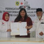 Hino Peduli Kemanusiaan Gelar CSR Sarana Darurat Bantu PMI Kabupaten Bogor - Tuwaga