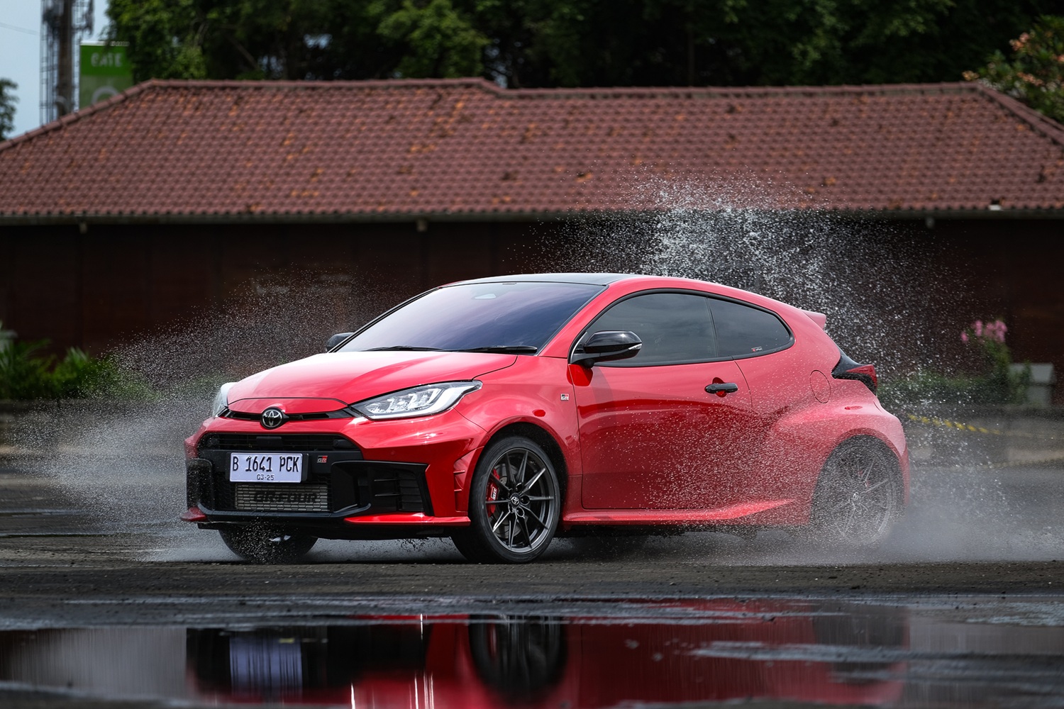 Toyota GR Yaris yang gampang banget diajak slalom