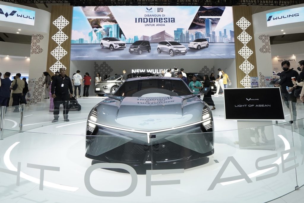 Komunitas Mobil Listrik Wuling lihat langsung Light of ASEAN