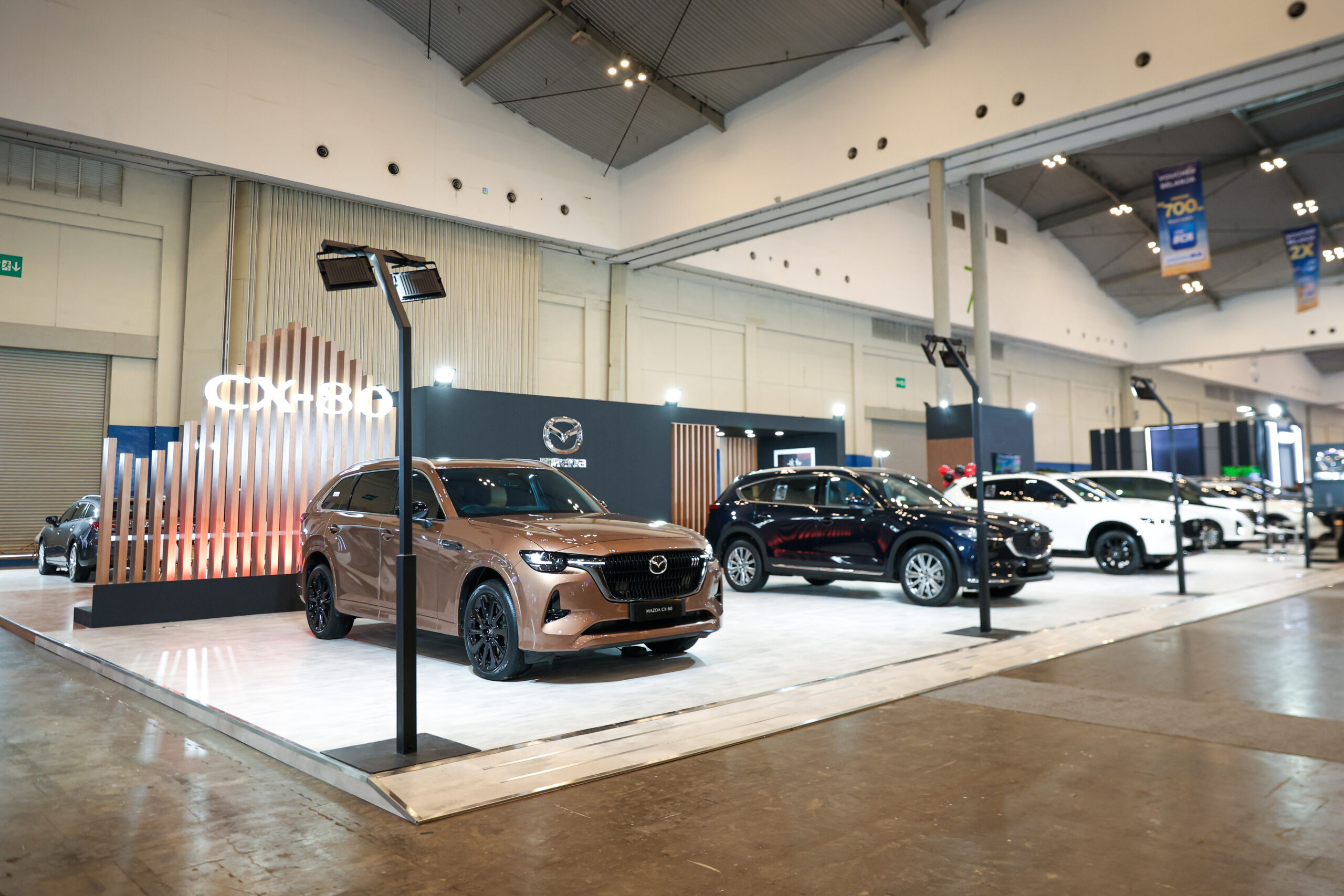 Wuling dan Mazda Berikan Ragam Promo Menarik di BCA Expoversary 2025 RYNM0002 scaled