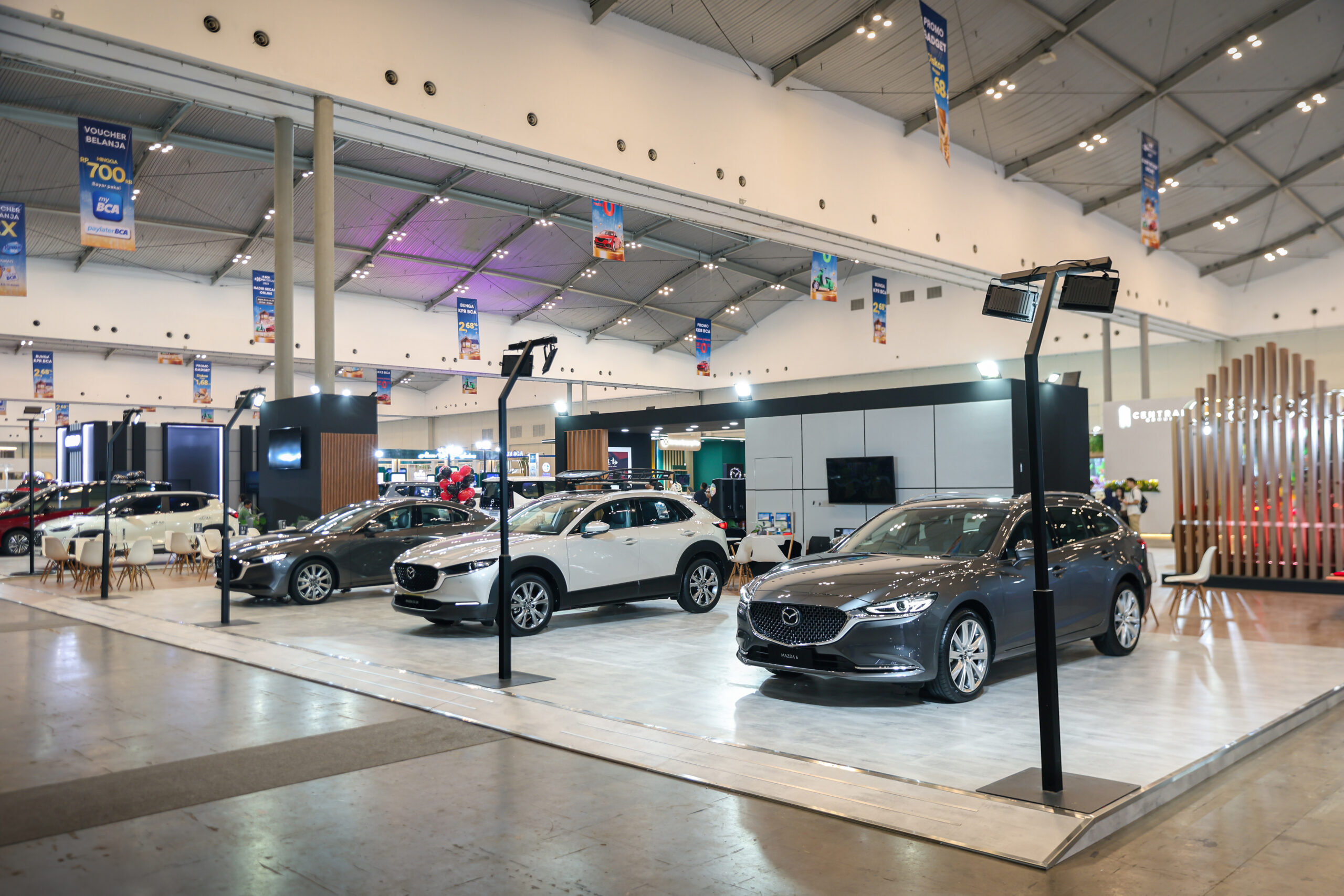 Wuling dan Mazda Berikan Ragam Promo Menarik di BCA Expoversary 2025 RYNM0141 scaled