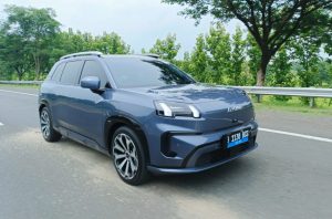 Nyetir AION V Rute Jarak Jauh Dimanja ADAS Pintar dan Es Krim Dingin Menyegarkan