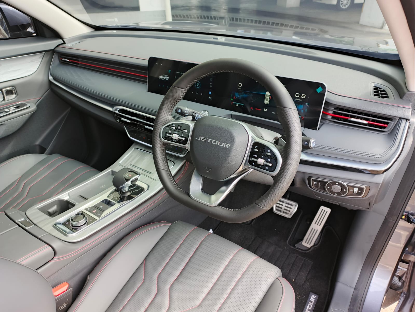 Perbedaan JETOUR Dashing Journey vs JETOUR Dashing Inspira Ada beberapa perbedaan di kabin dan fitur Dashing Journey vs Inspira