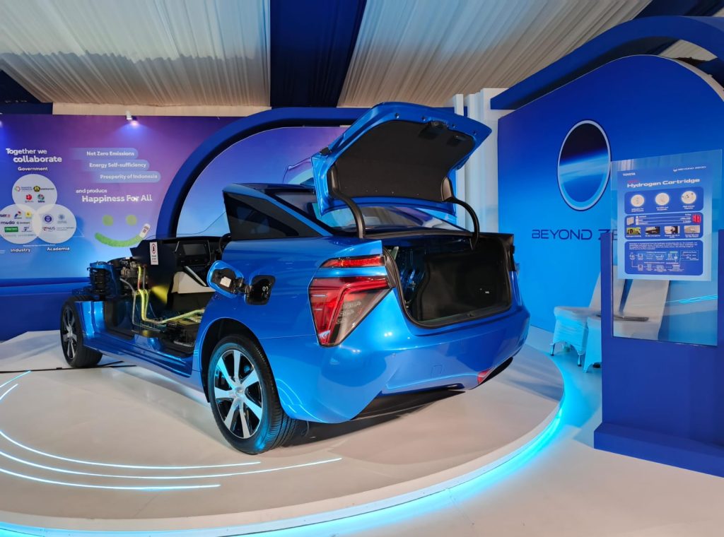 Mobil-mobil ramah lingkungan Toyota semarakkan Beyond Zero