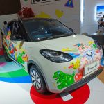 Begini Cara Wuling BinguoEV Hatchback Ikonik Memikat Pengunjung IIMS 2025
