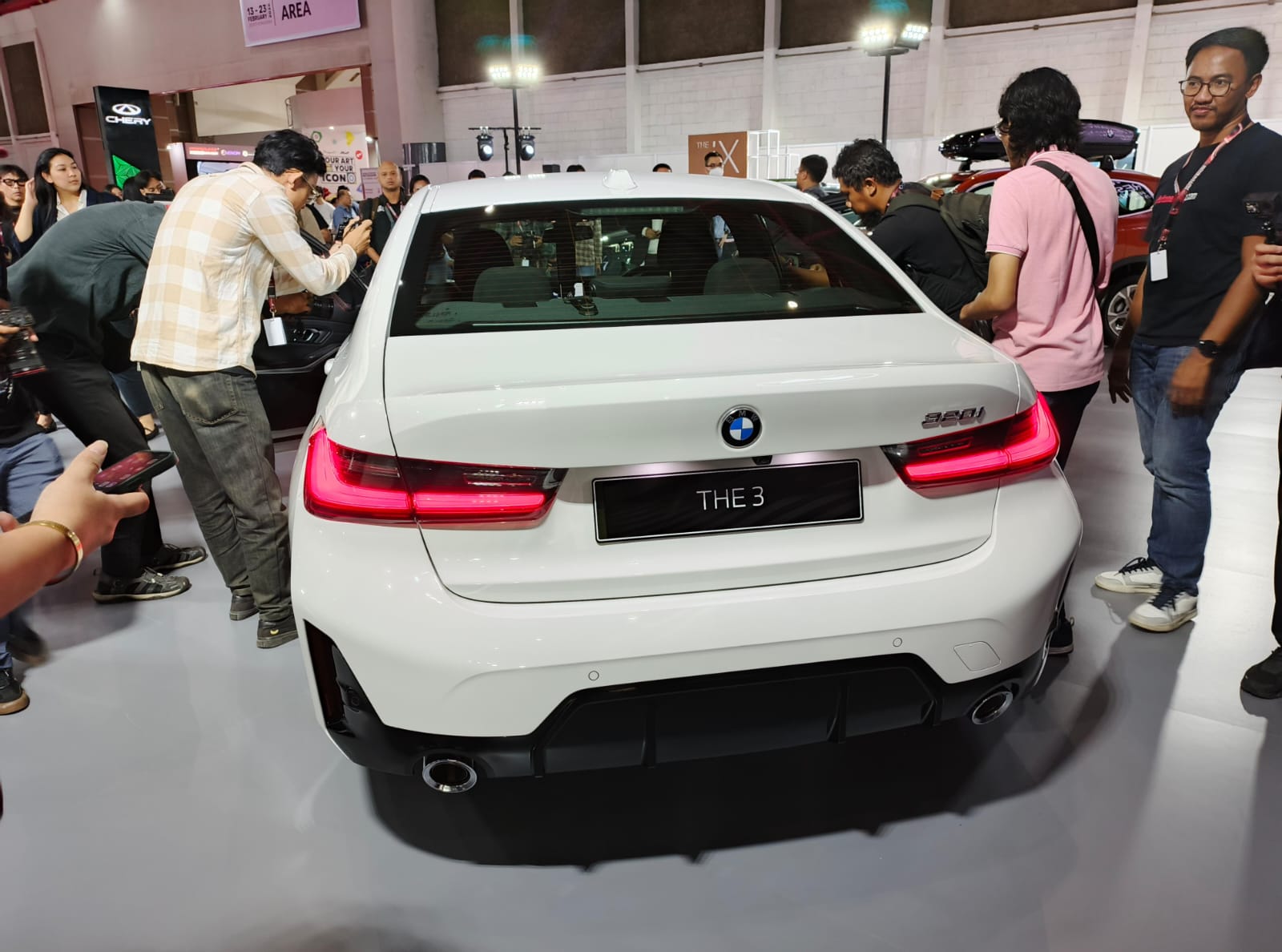 Spesifikasi dan Harga BMW 320i M Sport Facelift Bagian belakang BMW 320i M Sport Facelift