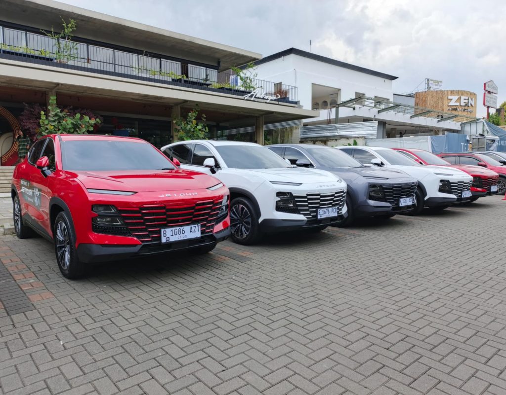 Test Drive JETOUR Dashing Keliling Kota Kembang