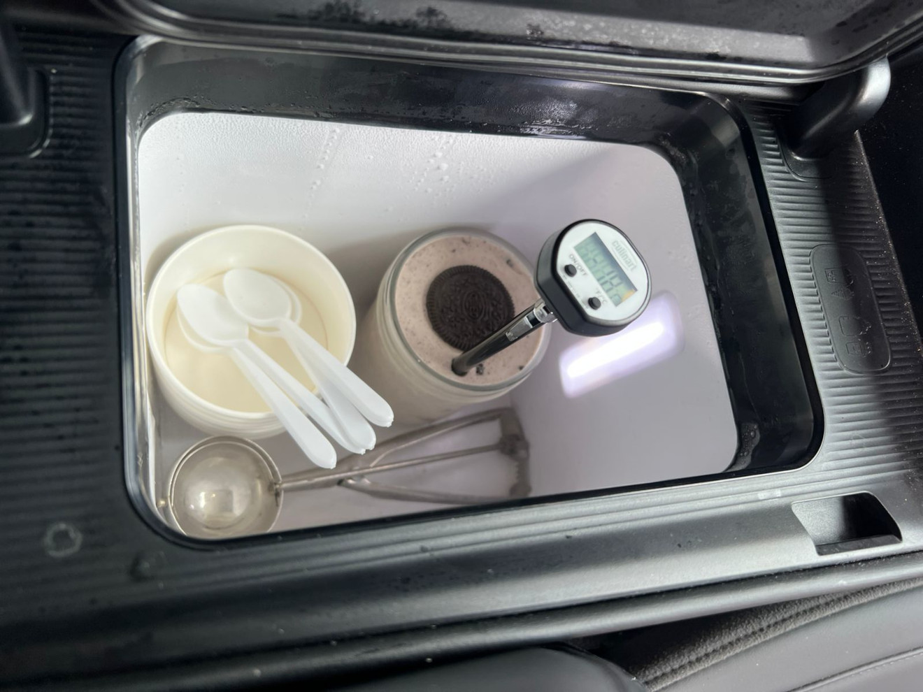 Nyetir AION V Rute Jarak Jauh Dimanja ADAS Pintar dan Es Krim Dingin Menyegarkan eskrim 1