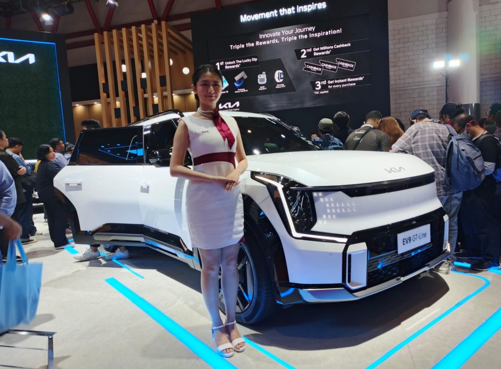 Produk Lengkap KIA di IIMS 2025