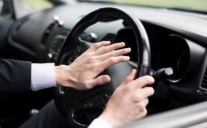 Tips Mengecek Kondisi Klakson Mobil Bermasalah dan Cara Mengatasinya