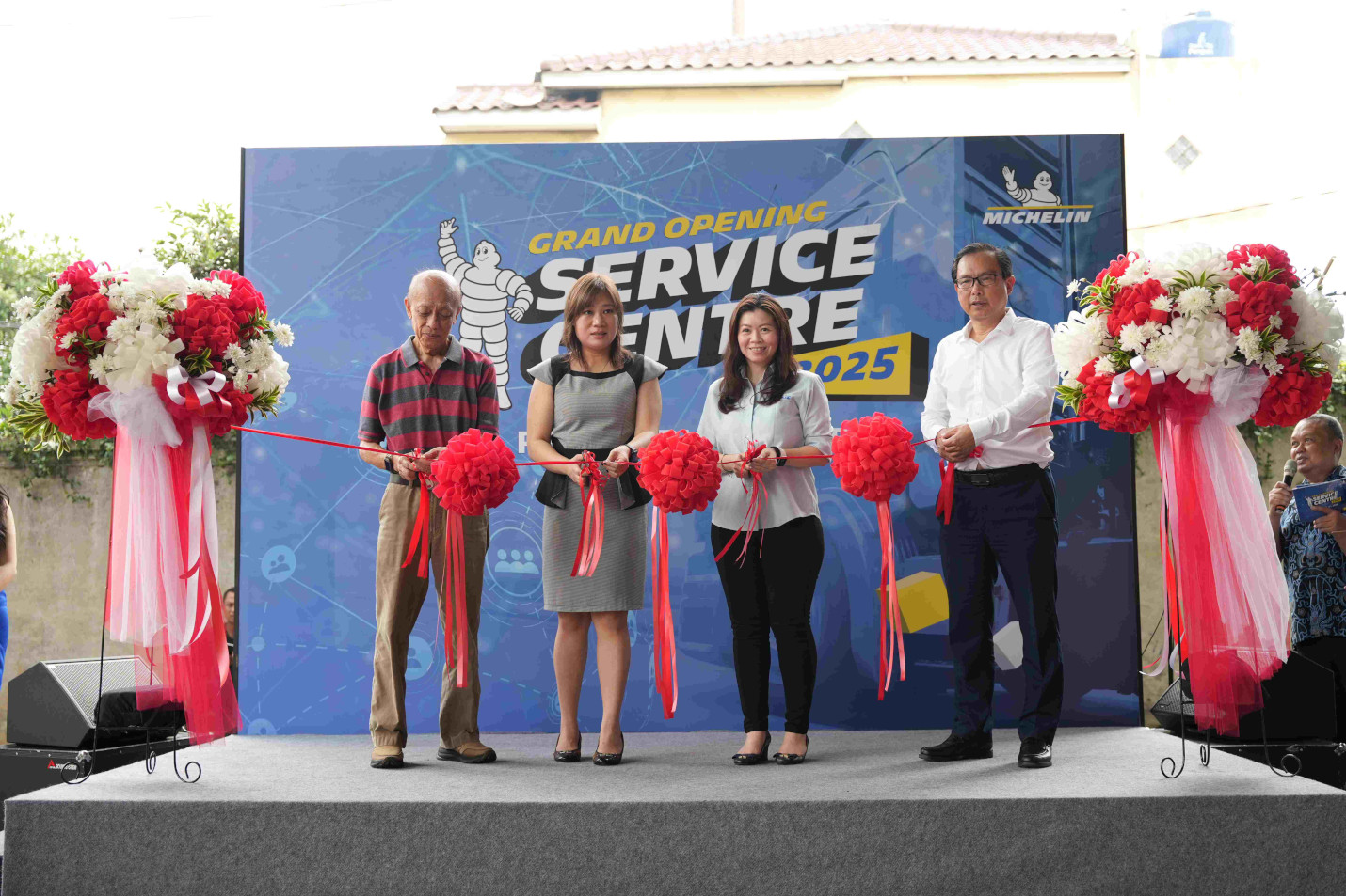 Fasilitas di Michelin Service Center Bogor Yang Baru Diresmikan Mr. Robert Njo menegaskan kehadiran fasilitas ini jadi solusi layanan terpadu untuk mendukung efisiensi operasional kendaraan komersial