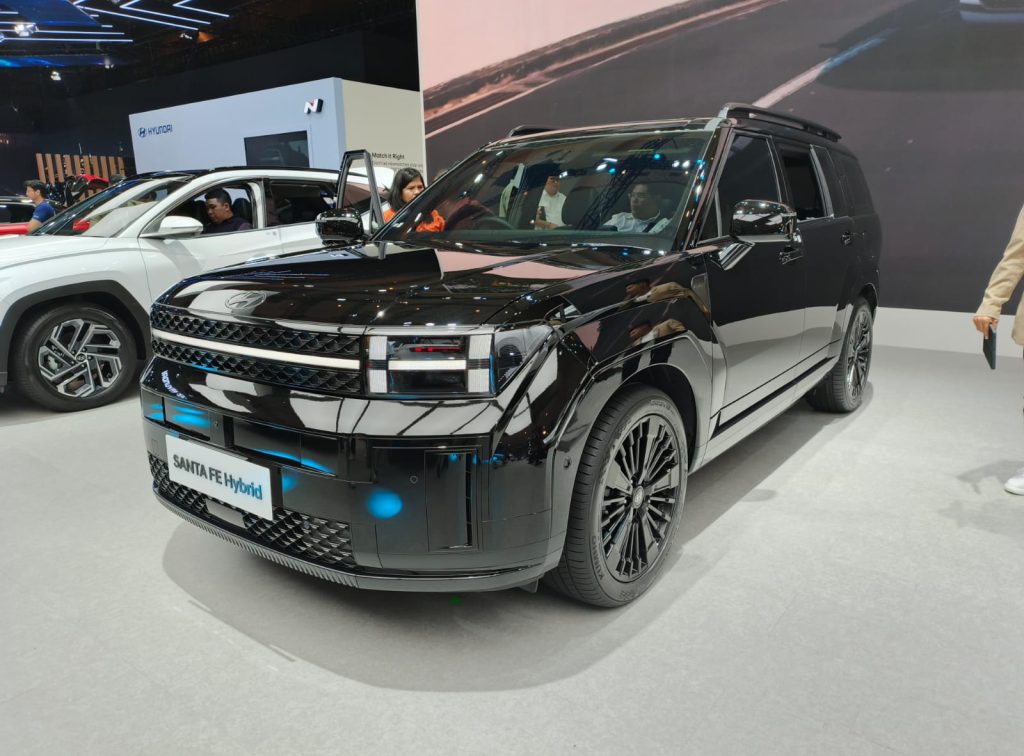 Ini Kelebihan Hyundai Santa Fe Hybrid Dibanding Rival Sekelasnya