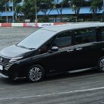 Tes Akselerasi dan Handling Nissan Serena e-Power dan Kicks e-Power - Tuwaga