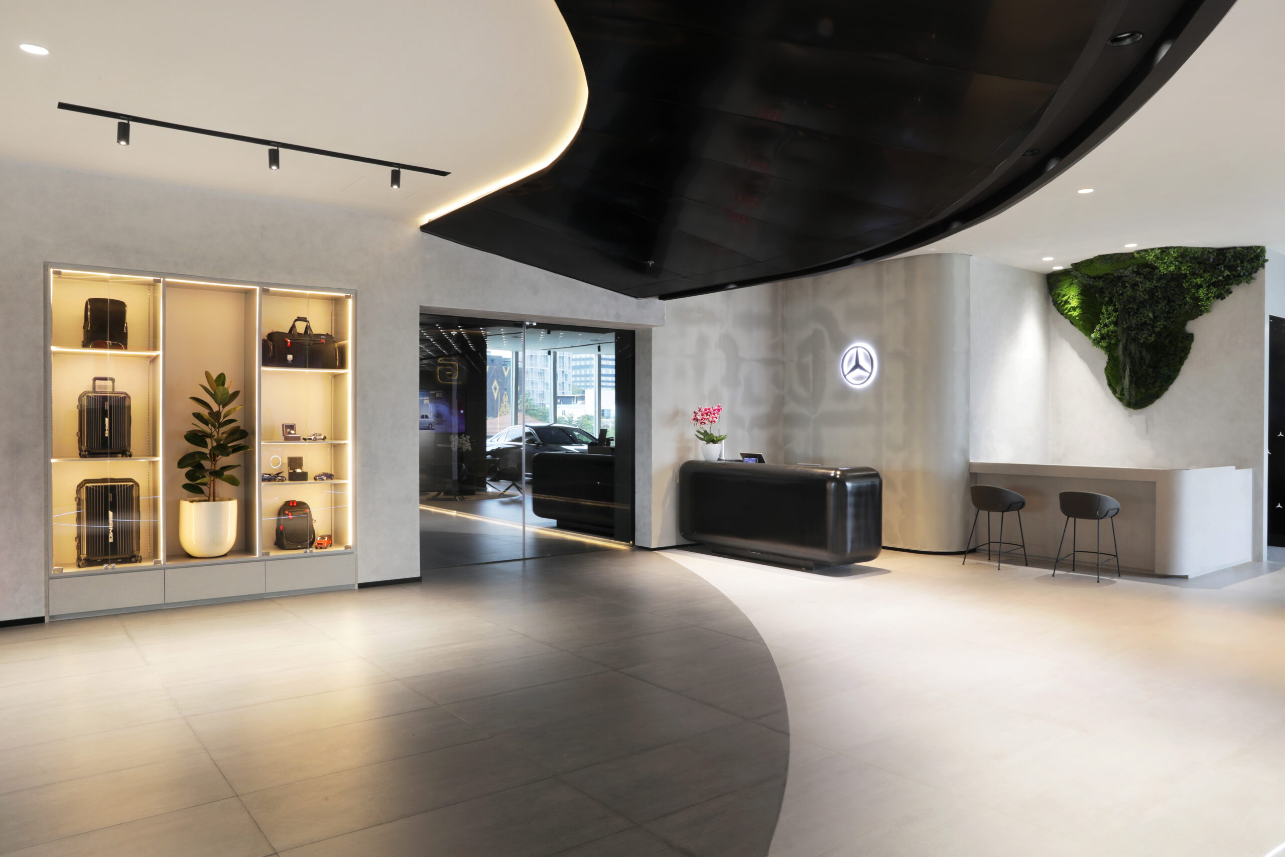 Entrance Area di World Beyond scaled