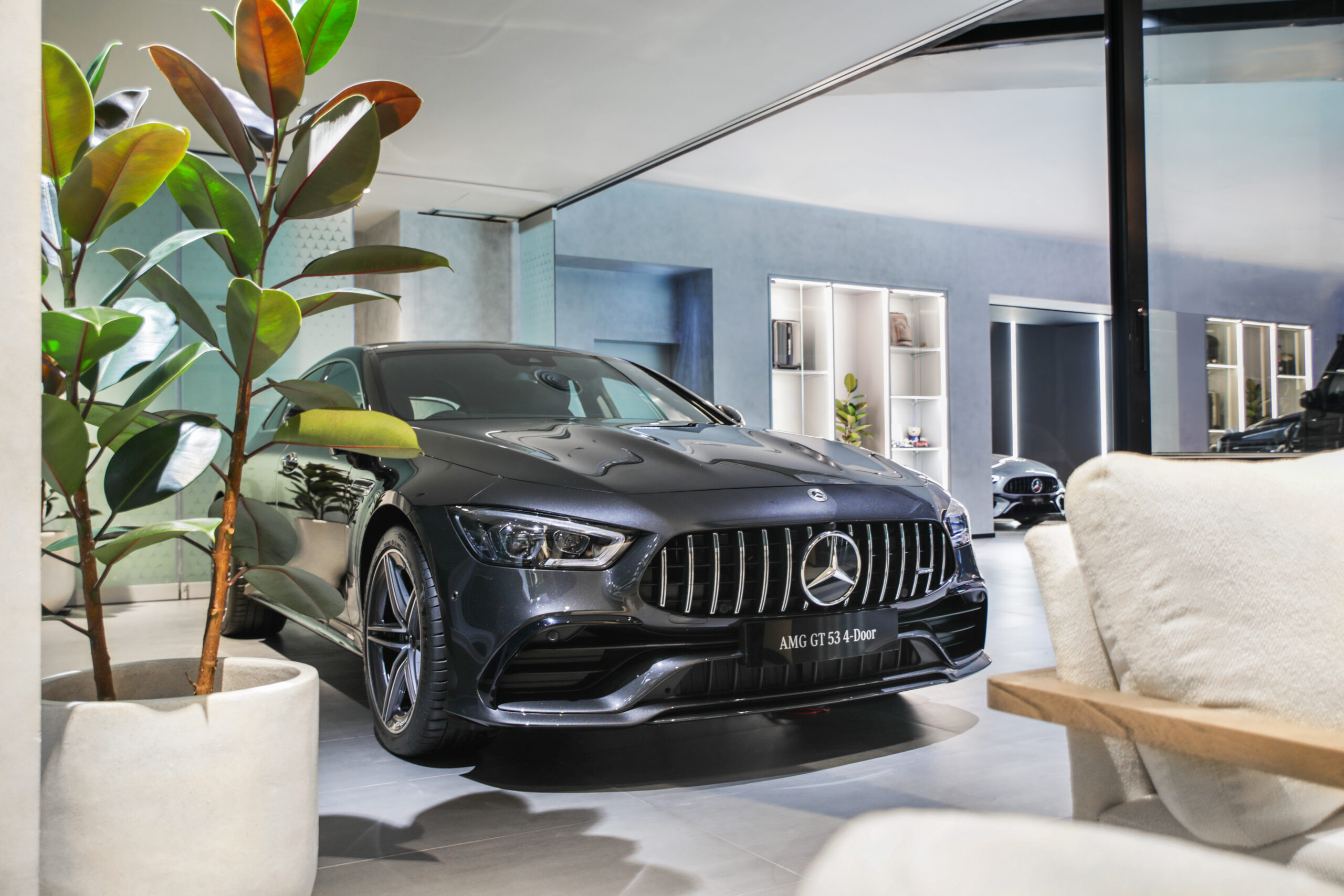 Mercedes AMG GT 53 salah satu dari lini kendaraan teratas atau Top End Vehicle Mercedes Benz yang dapat ditemukan di World Beyond scaled