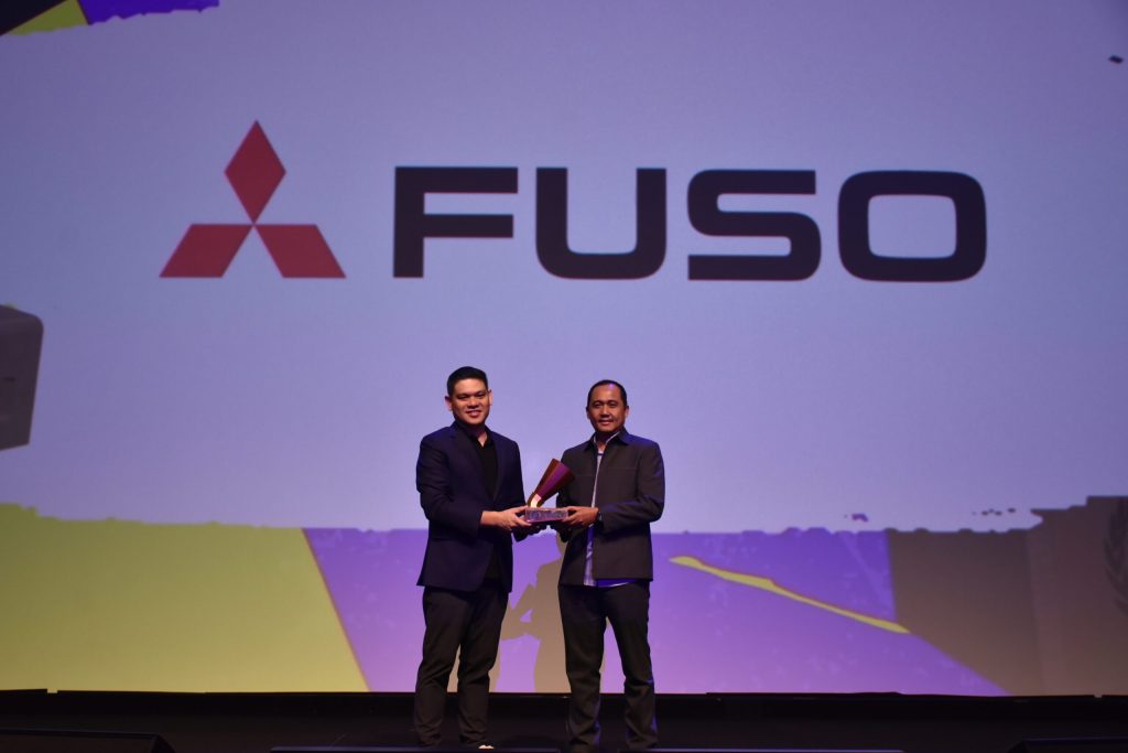 Mitsubishi Fuso Meraih Dua Penghargaan di Kelas Kendaraan Niaga