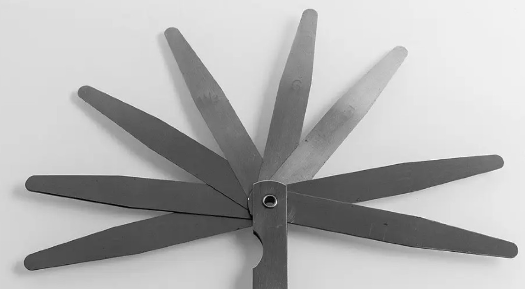 Mengenal Feeler Gauge, Cara Penggunaan dan Fungsinya! feeler gauge 1