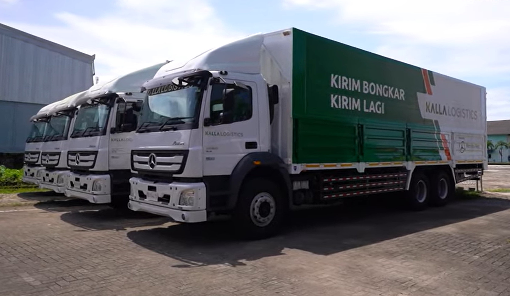 10 unit truk Mercedes-Benz Axor 2528 (6x4) ini ada sekitar 10 unit