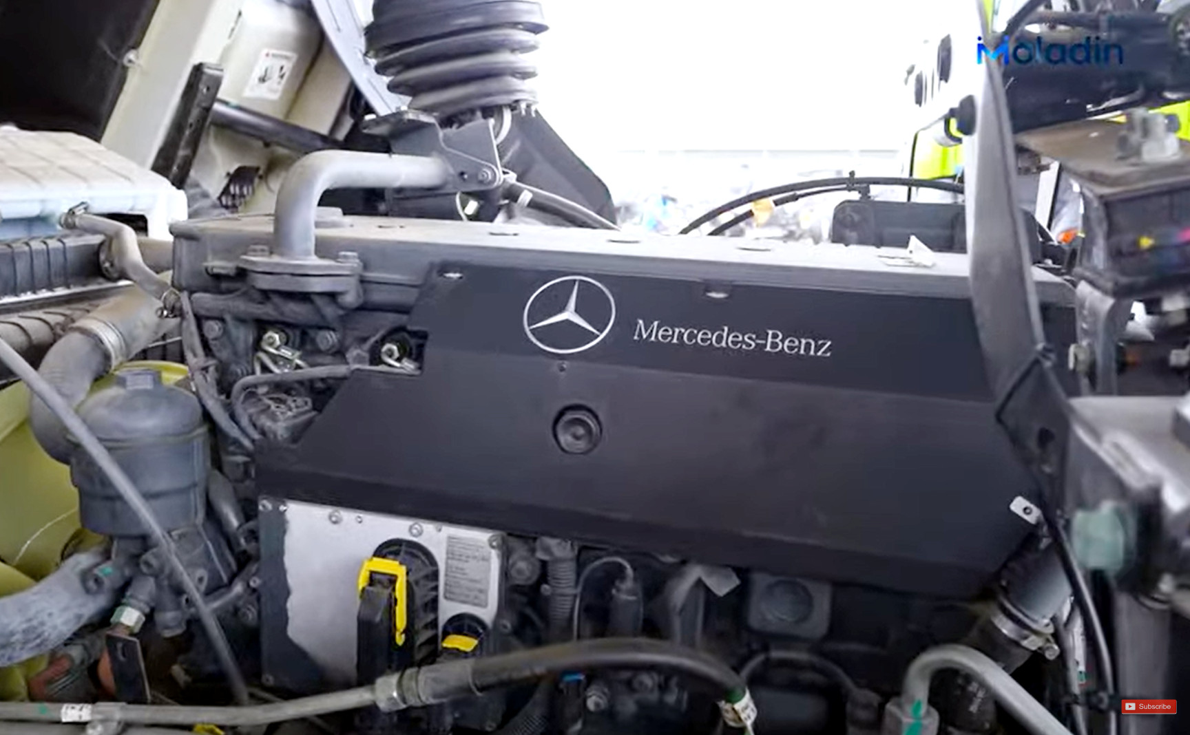 Ragam Pilihan dan Ketangguhan Truk Mercedes-Benz Axor Rigid mesin axor 1