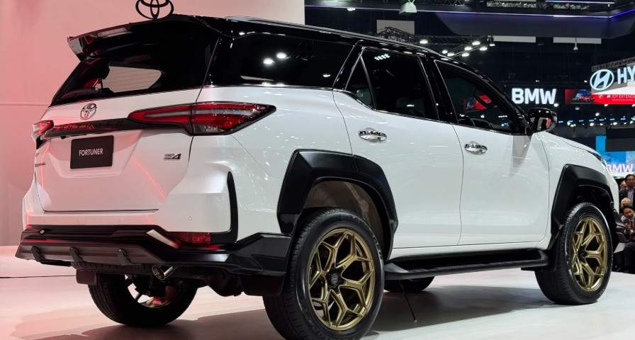 Toyota Fortuner Thai Concept dan Update Harga Lengkap Fortuner di Indonesia Toyota Fortuner pakai bodykit dan velg mentereng