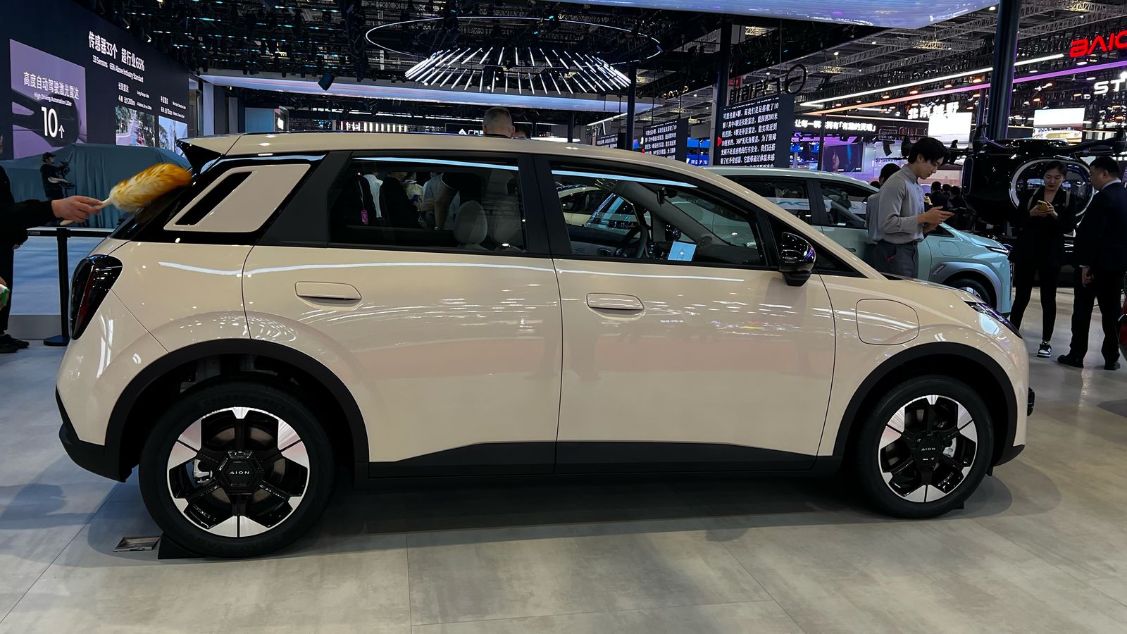 Auto Shanghai 2025: AION UT EV Siap Gempur Pasar Mobil Listrik Indonesia! AION UT auto shanghai 2025 3