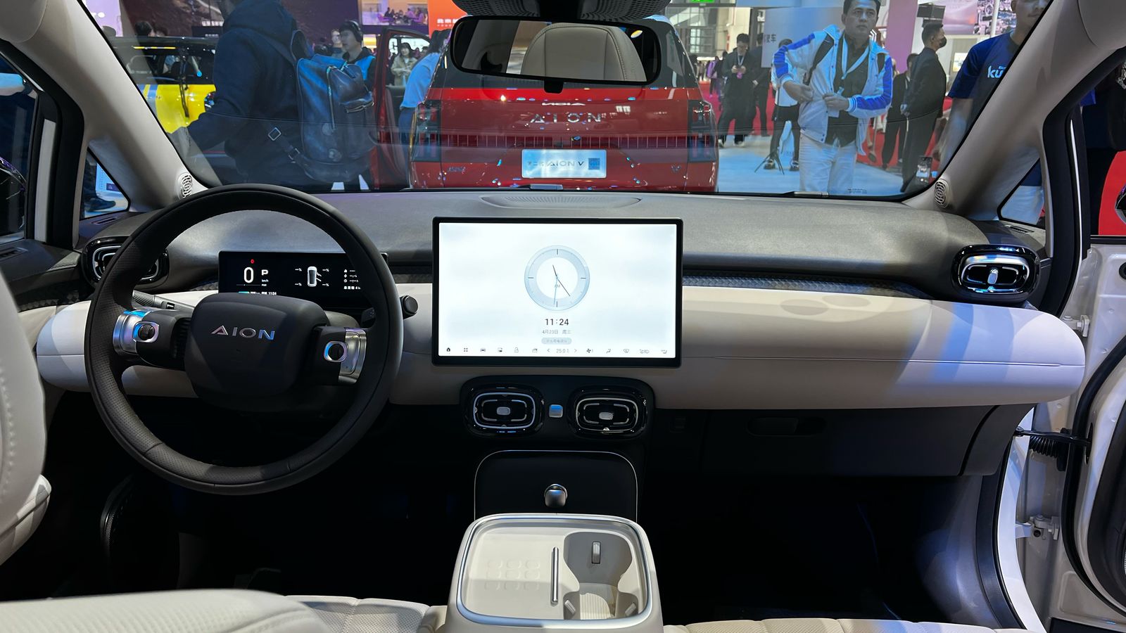 Auto Shanghai 2025: AION UT EV Siap Gempur Pasar Mobil Listrik Indonesia! AION UT auto shanghai 2025 5