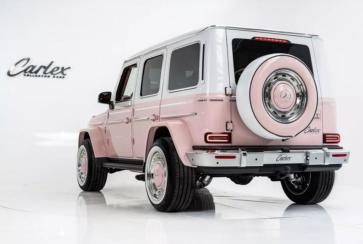 Eksterior modifikasi Mercedes-Benz G-Class tampil beda dalam skema dua warna