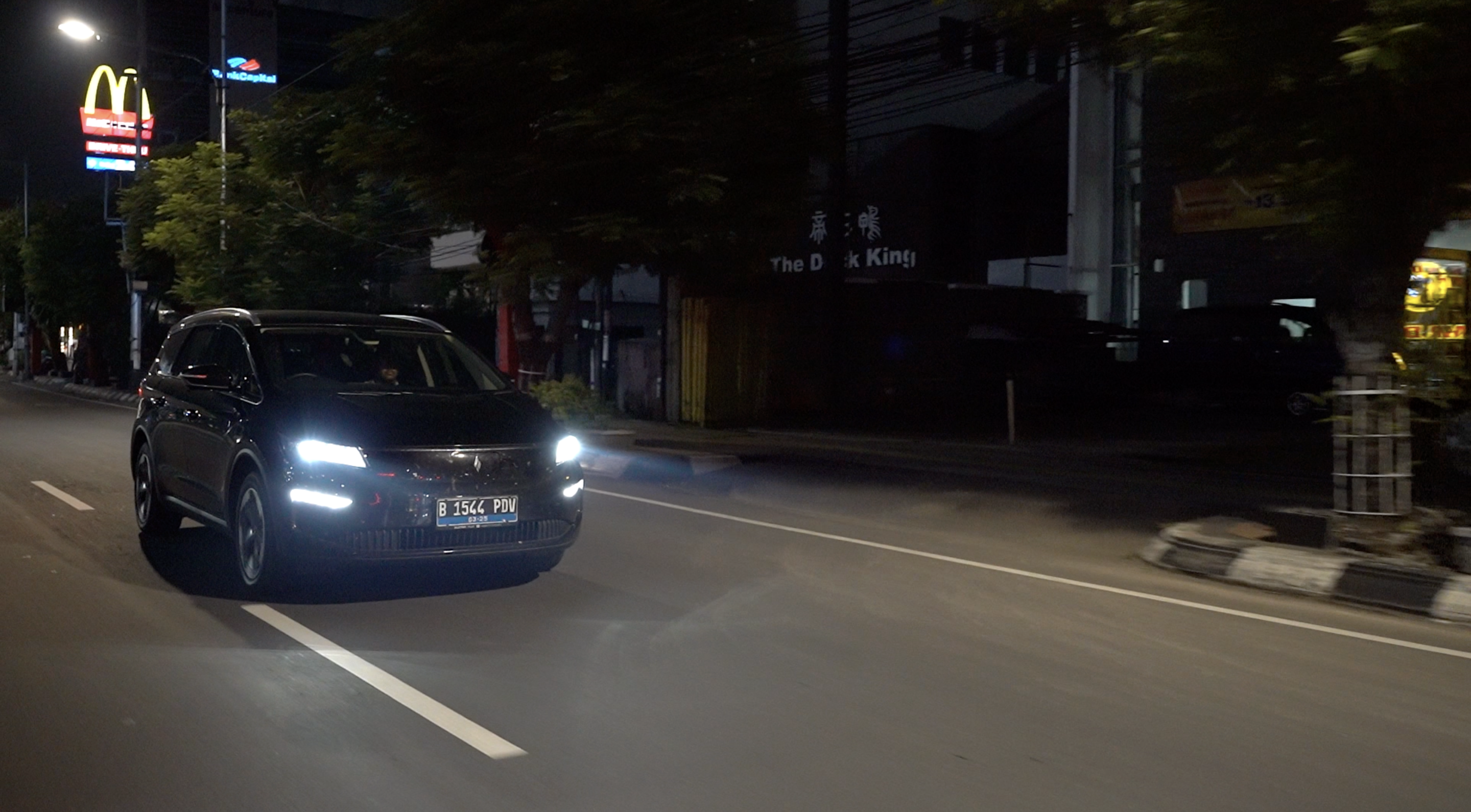 Bantingan suspensi Aletra L8s EV terasa moderat