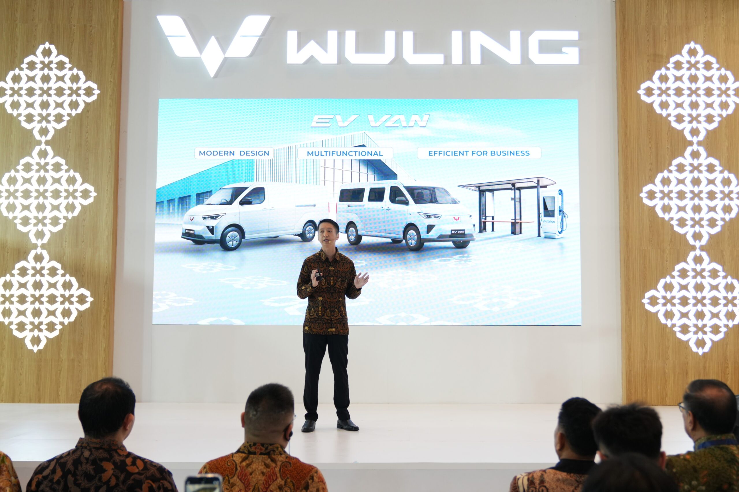Wuling EV Van memadukan desain yang modern multifungsi dan efisien dalam mendukung operasional bisnis scaled