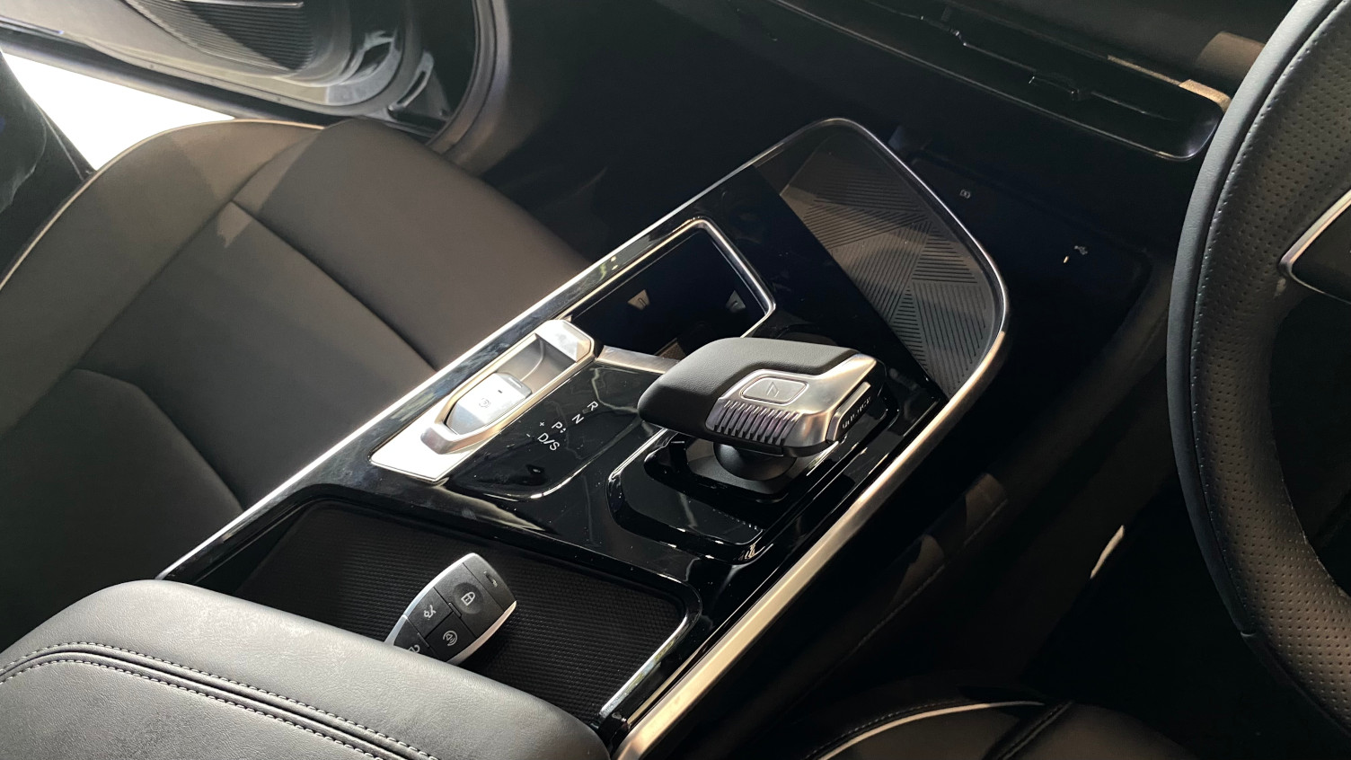 BAIC X55 II Facelift Resmi Meluncur, Tambah Fitur Malah Harga Lebih Murah baic x55 II 5